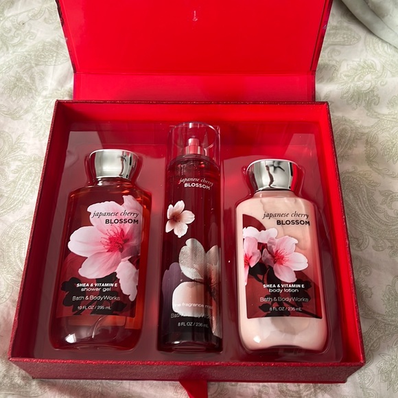 Bath & Body Works Bath & Body Japanese Cherry Blossom Bath And Body